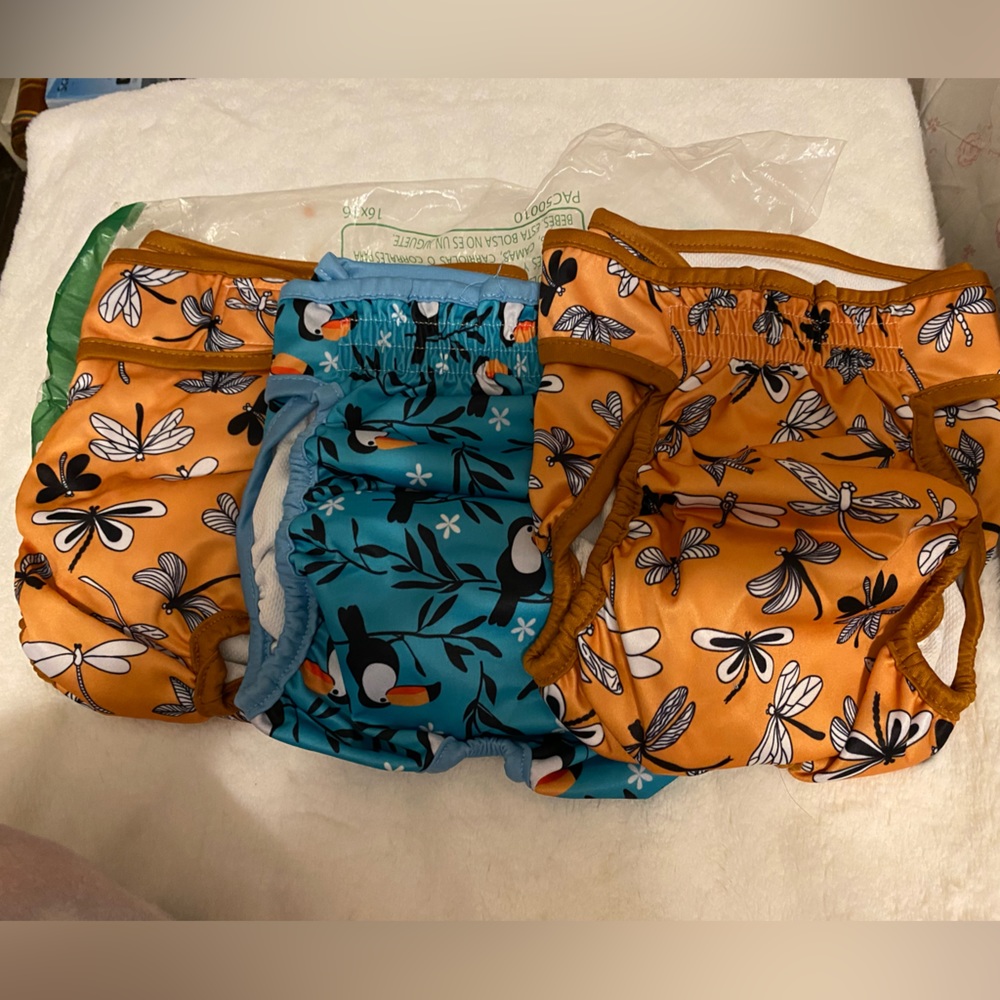 Hi Sprout Female Dog Diaper Reusable Washable Cloth Doggie Butterfly & Toucan L